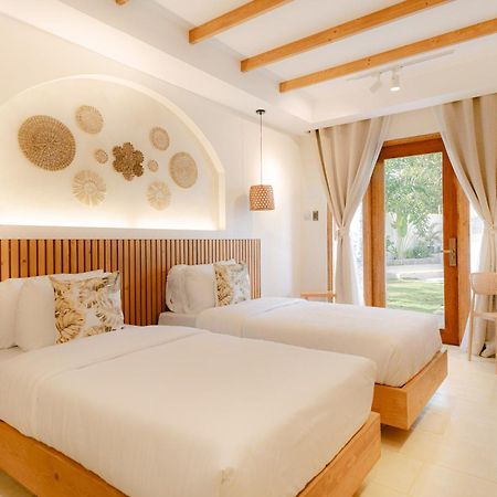 Leux Hotel Alona פנגלאו מראה חיצוני תמונה