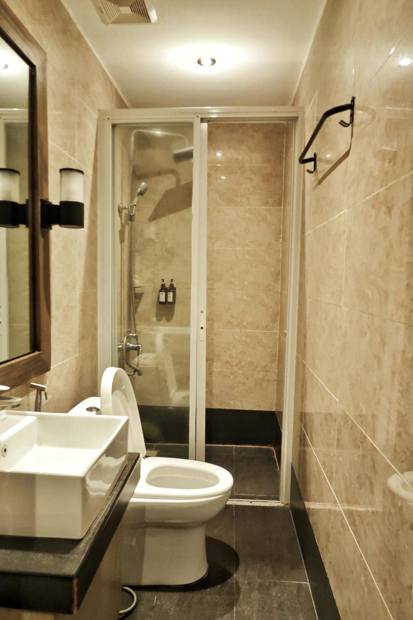 Leux Hotel Alona פנגלאו מראה חיצוני תמונה
