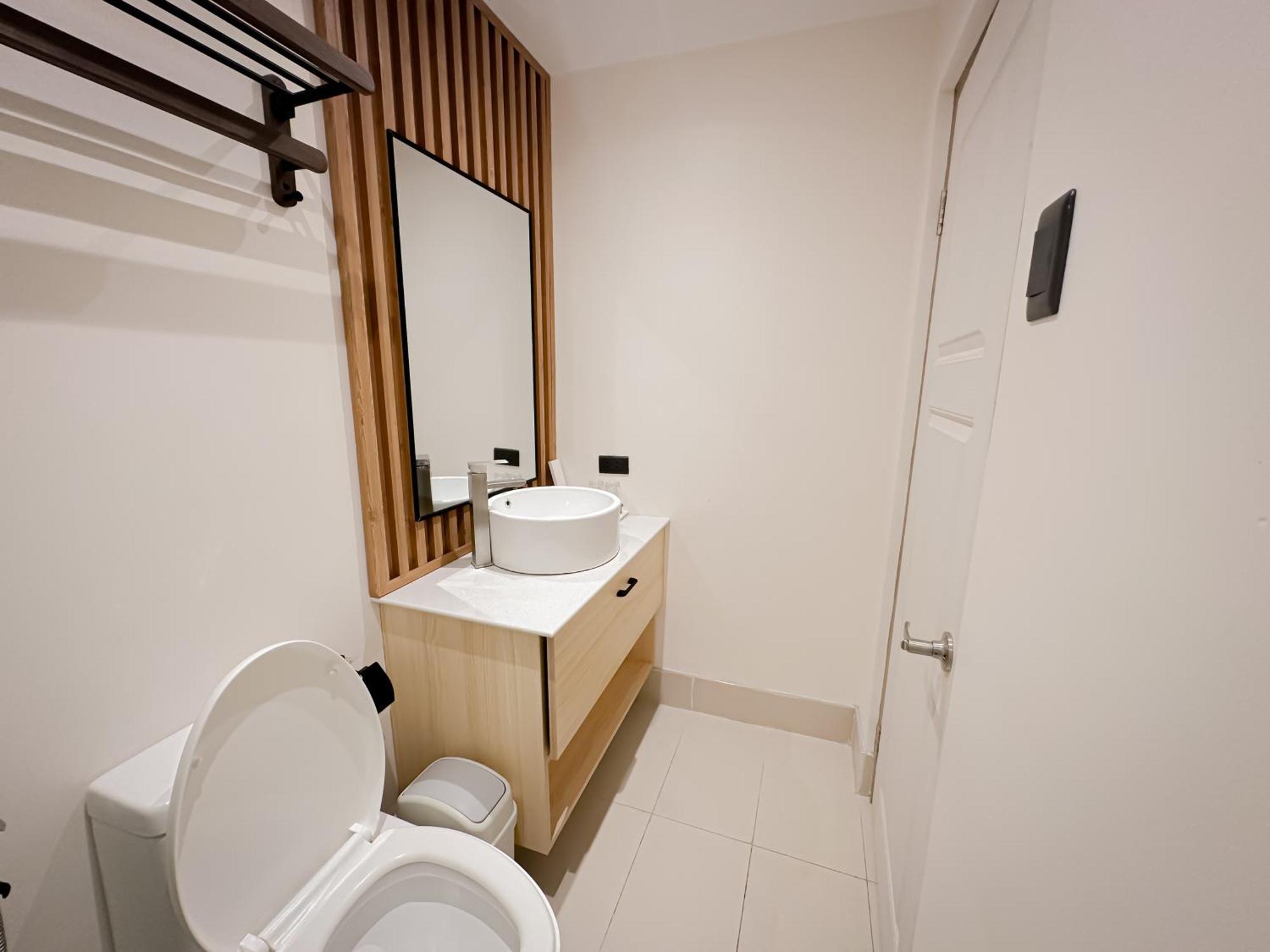 Leux Hotel Alona פנגלאו מראה חיצוני תמונה