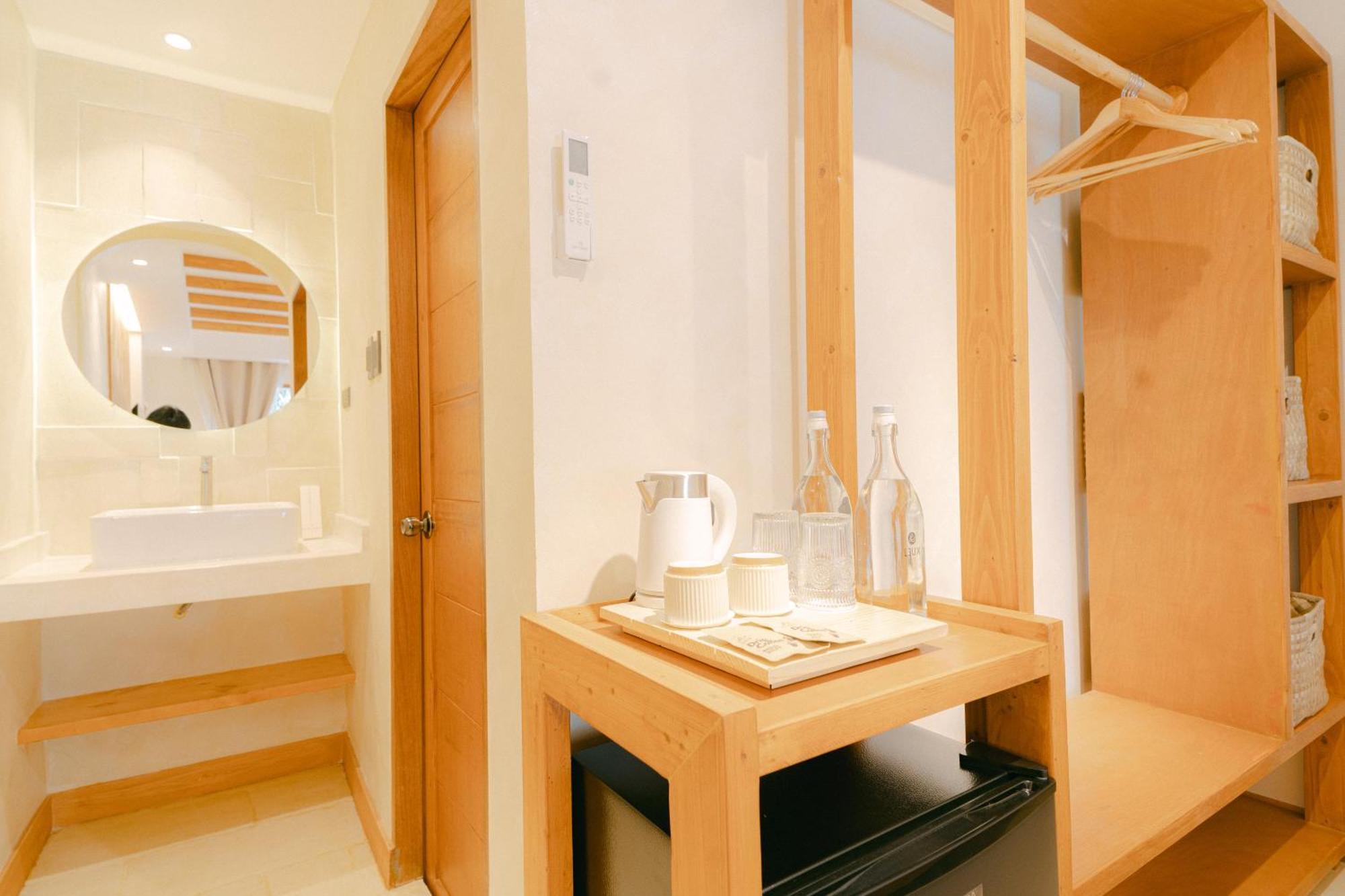 Leux Hotel Alona פנגלאו מראה חיצוני תמונה