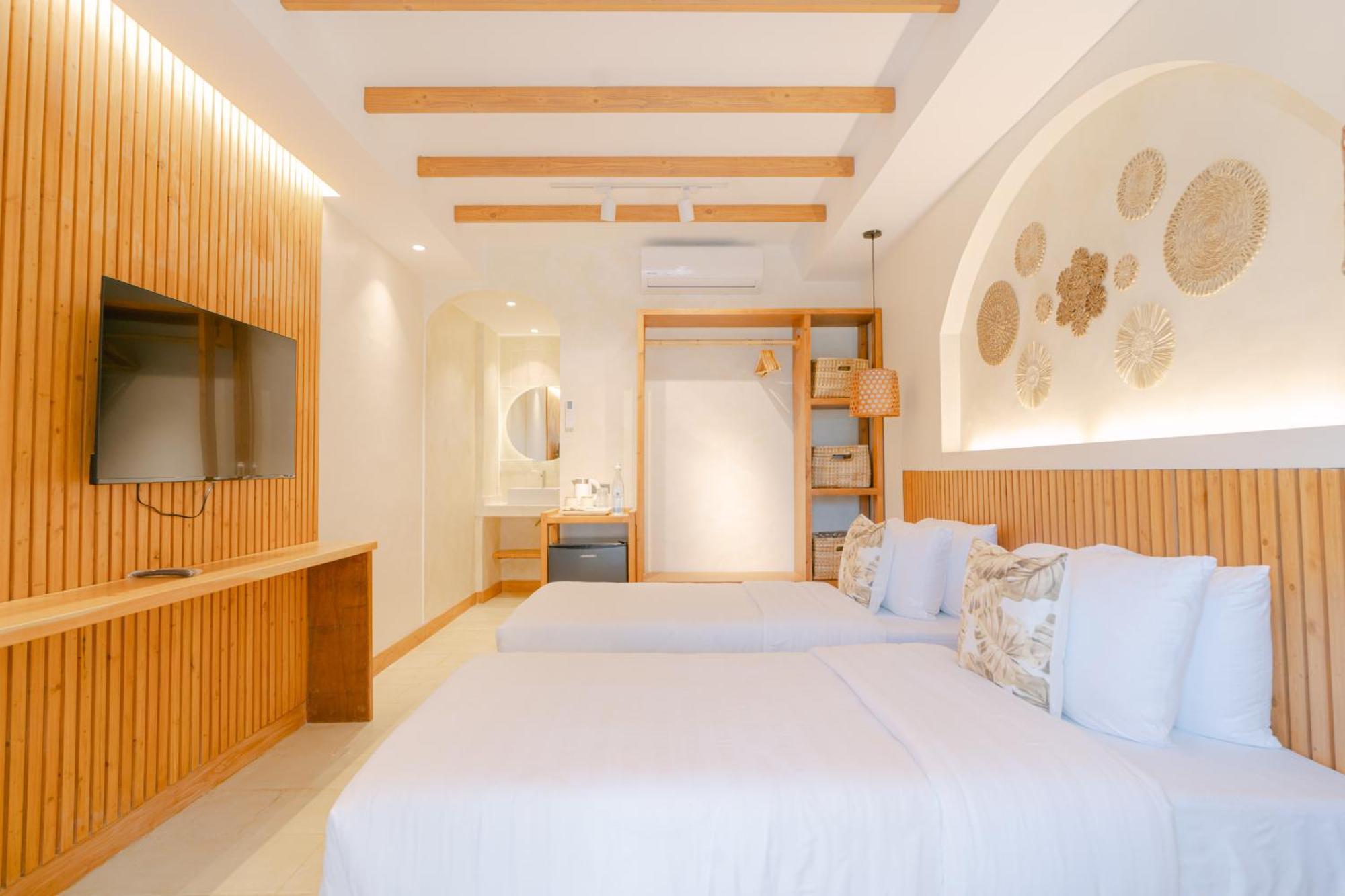 Leux Hotel Alona פנגלאו מראה חיצוני תמונה